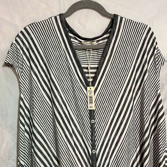Max Studio Gray/White Striped Top, Size 2X, NWT, MAKE AN OFFER!!! - Picture 1 of 8